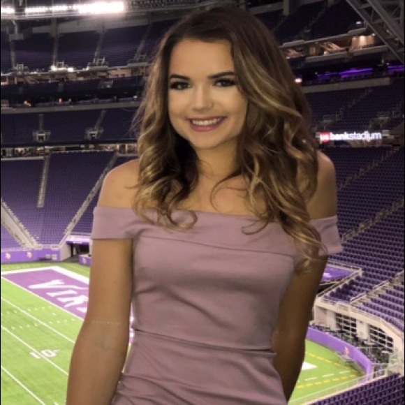 Welcome to my closet! - Picture 3 of 4